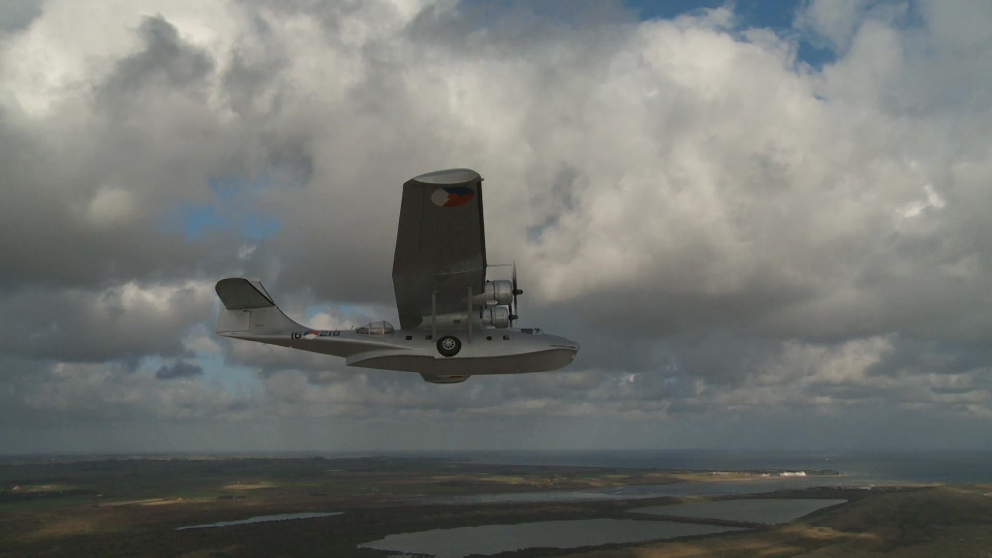 air to air Catalina PH PBY vanuit Yak 52